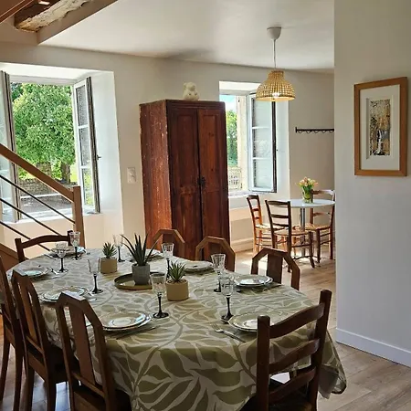 Lou Clapas Holiday home